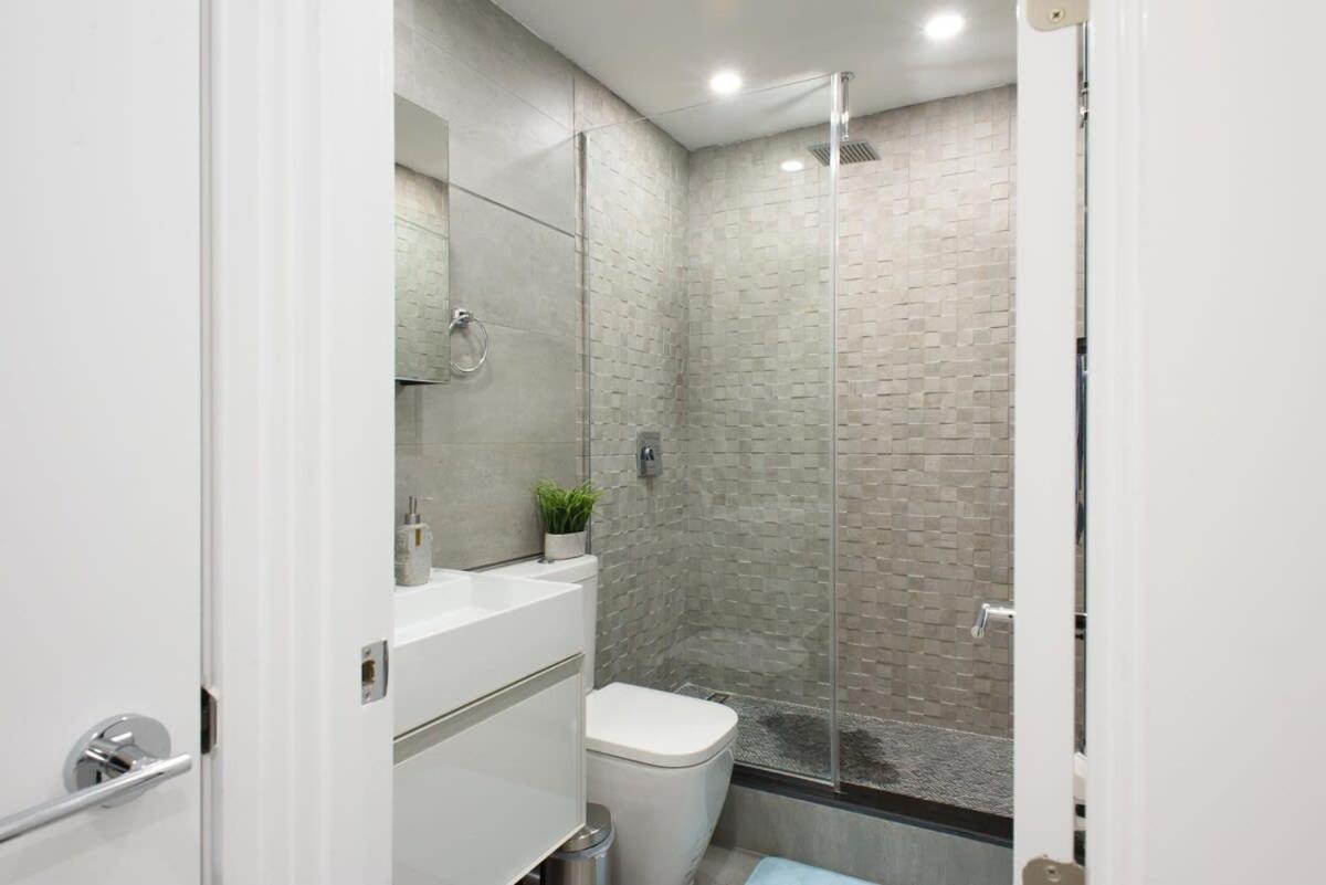 Apartment 75-3a 3br Duplex Prime Ues W&d In Unit Sleeps 6 *